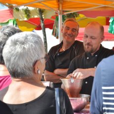 Les Chefs cuisinent sur les marchés